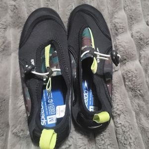 Boys Medium water shoes.